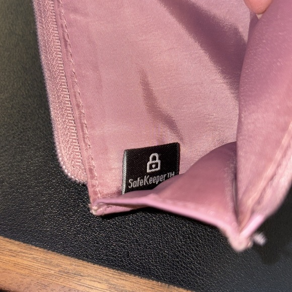 Pink Genuine Leather Key & Card/Money Holder - Picture 10 of 10